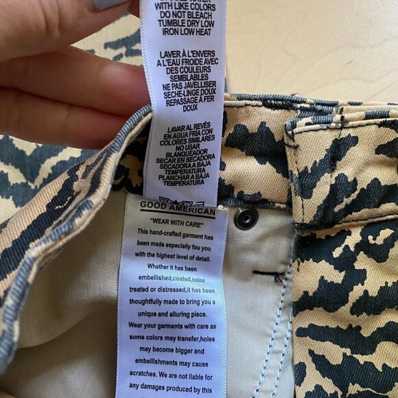 𝅺GOOD American BNWT "Good Waist Crop" Animal Jeans - Picture 9 of 13